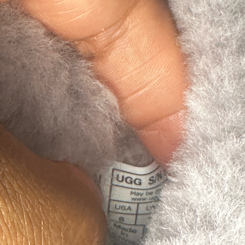 UGG Soft Purplish Gray Fur Boots. Size 8C - Picture 11 of 11